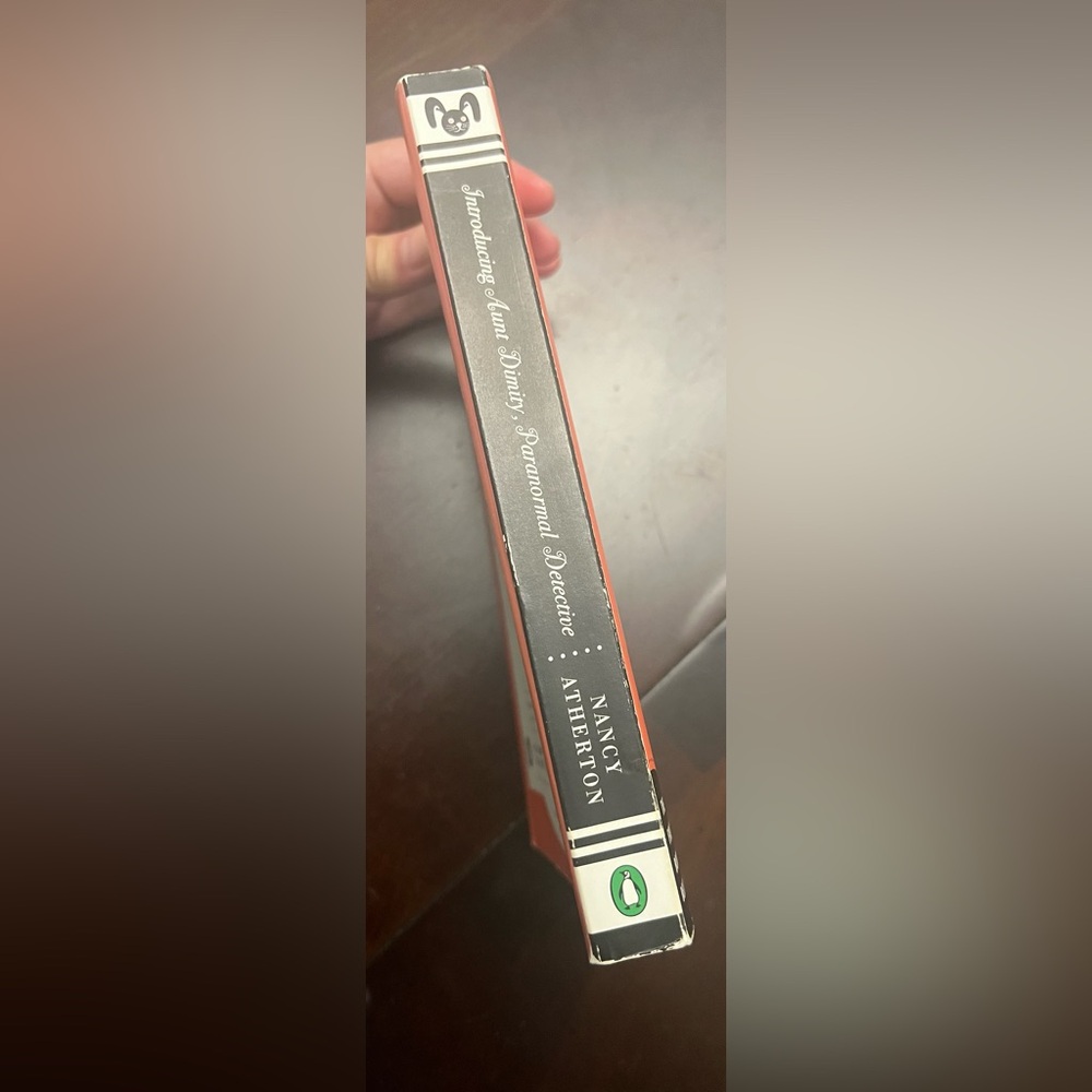 Introducing Aunt Dimity, Paranormal Detective: The First Two Books in the... - Picture 2 of 7